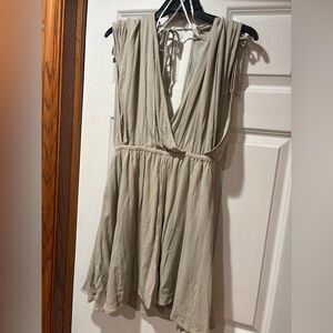 Aakaa Light Gray/Olive